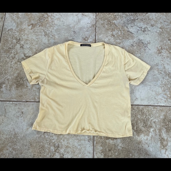 Cropped Brandy Melville tee - Picture 1 of 3